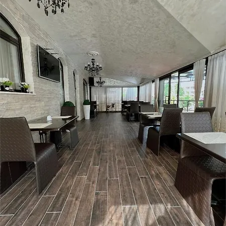 Family Paradise Szent Konstantin és Elena