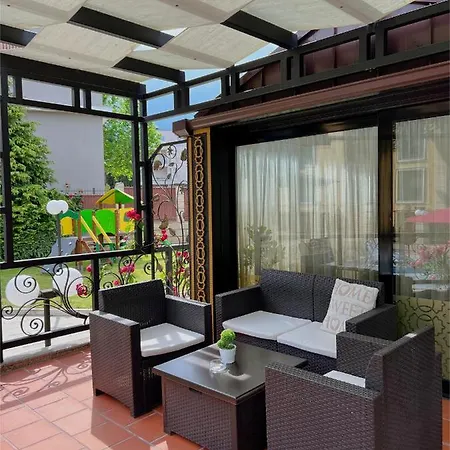 Family Paradise Szálloda *