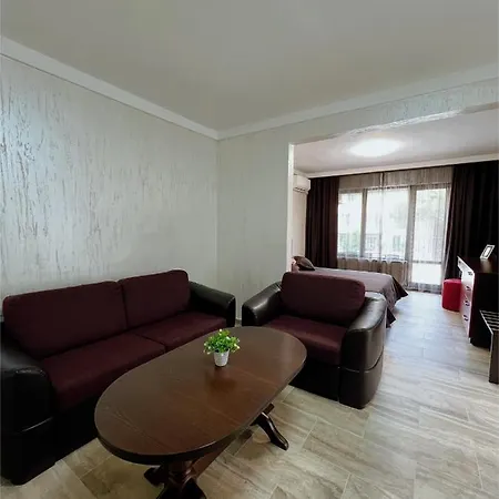Family Paradise * סנט קונסטנטין והלנה