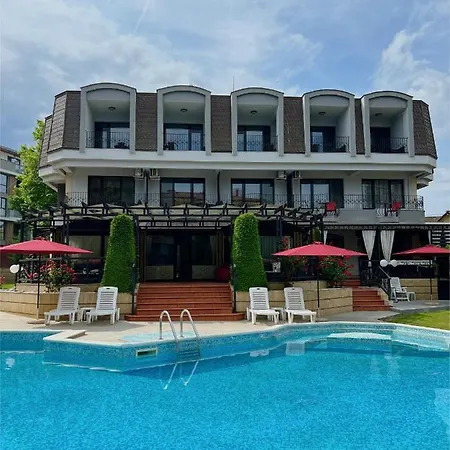 Family Paradise Hotel *